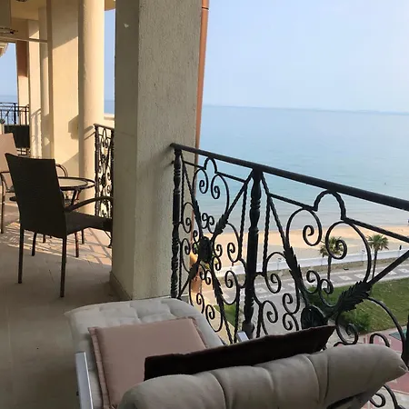 Апартаменты 2 Bedroom Komplex Andalusia Elenite With Terrasa And Sea Свети-Влас