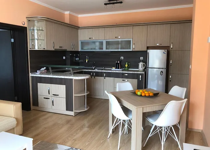 2 Bedroom Komplex Andalusia Elenite With Terrasa And Sea Apartmán